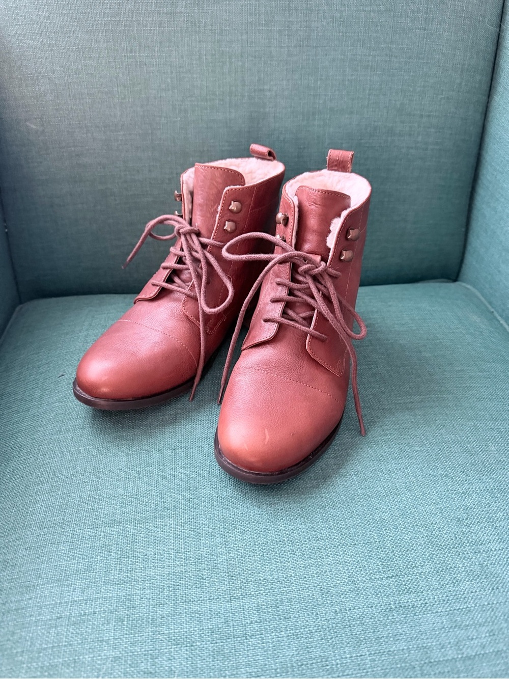 Fat Face Lace-Up Ankle Boots in Dusty Rose